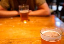 Consumo de alcohol y drogas han aumentado enfermedades mentales, dice experto