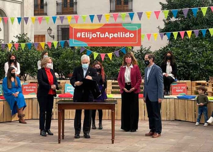 Chile, presidente Sebastián Piñera, ley, cambiar el orden de los apellidos,