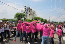 Chinandeganos le bailan a San Pascual Bailón, santo milagroso