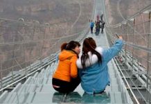 China, puente de vidrio, turista, vientos,