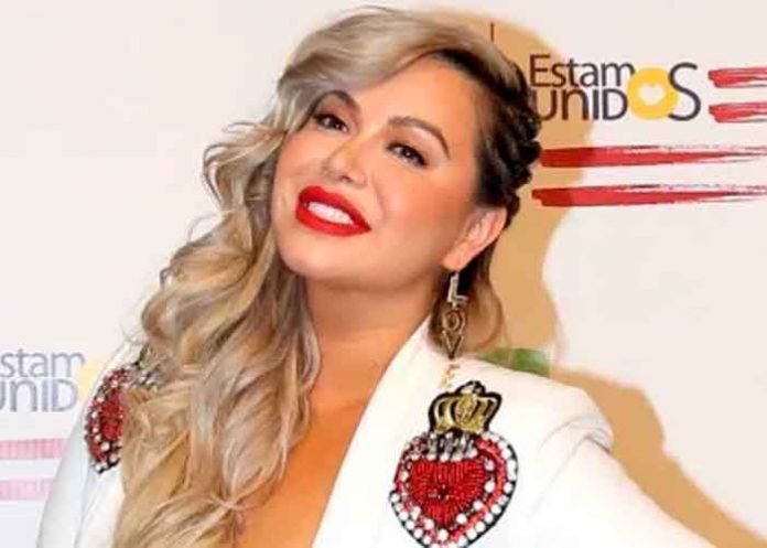 foto, beso, chiquis rivera, emilio sanchez, lorenzo mendez, viral, redes sociales,