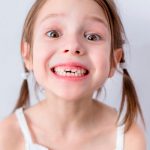 Por estas razones se deben cuidar los dientes de leche