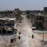 Civiles huyen semidesnudos de Mosul para distinguirse del EI