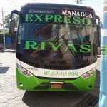 Cobrador de bus agrede violentamente a triciclero en Rivas