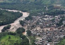 Decenas de heridos por desbordamiento de río en Colombia