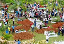 Colombia sepulta a decenas de muertos por alud y alista reconstrucción de Mocoa
