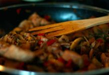 Comer a solas no es una buena idea