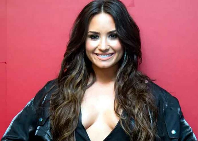 Estados unidos, Demi Lovato, Podcast, diversos temas,
