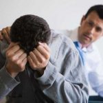 Los hombres también pueden sufrir de depresión posparto