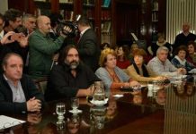 Gobierno y docentes argentinos reanudan mesas de diálogo