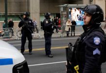 Al menos tres heridos por un tiroteo en un centro comercial en EE.UU.