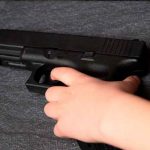 Niño de 2 años dispara contra sus padres e hiere a su mamá en Estados Unidos Estados Unidos, niño de 2 años, arma, personas lesionadas,