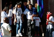 Migrante mexicana refugiada en iglesia podrá residir en EE.UU. hasta 2019