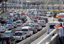 Cierran por obras el paso de vehículos desde EE.UU. a México por 57 horas