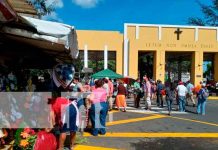 Familias visitan cementerio por motivo del festejo al día de las madres nicaragüenses cementerio, Nicaragua, día de las madres, managua,