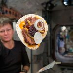 ¿Por qué los astronautas no podían comer pan en el espacio?