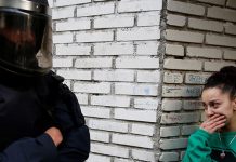España: Jefe policial incita a la violencia a sus subordinados