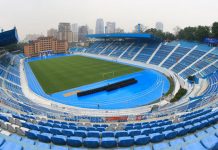 Un equipo de fútbol chino acaba con su mala suerte al pintar su estadio de oro