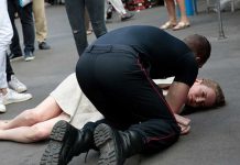 La exministra de Ecología de Francia cae inconsciente tras ser agredida en una calle de París