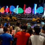 Familias disfrutan de espectacular desfile militar