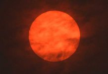 «¡Se acerca el apocalipsis!»: El cielo del Reino Unido se volvió rojo (FOTOS)