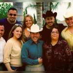 Suenan campanas de boda en la familia de Jenni Rivera
