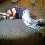 Motociclista atropella a guarda de seguridad en residencial Los Robles