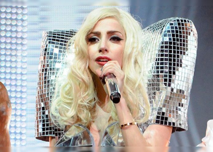 gaga-en-coachella-_ohtPxfO