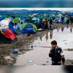 Grecia: Trasladan a 250 refugiados para descongestionar islas