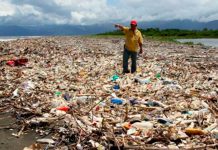 Guatemala colocará vallas para detener basura que contamina playas hondureñas