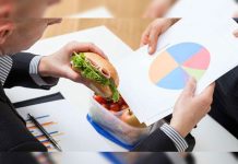 Por qué comer rápido engorda y te causa algo mucho más dañino