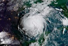 Harvey, a punto de convertirse en huracán categoría 3 antes de llegar a Texas