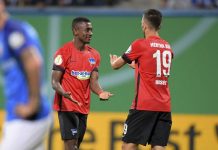 Hertha gana partido empañado por pirotecnia