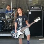 Korn integra a su banda al hijo de 12 años del bajista de Metallica