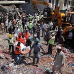 El derrumbe de un muro deja 24 muertos durante una boda en India