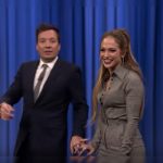 El reto de baile entre la cantante Jennifer López y Jimmy Fallon