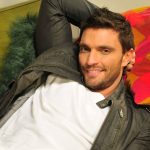 Julián Gil muestra en fotos el rostro de su hijo Matías