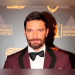 Julián Gil llega a México para ver a su hijo durante una hora