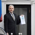 Ecuador ratifica asilo a Assange «el tiempo que sea necesario»
