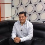 ¿Se va Justo Velásquez de la pantalla de VosTV?