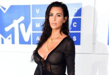 Revelan fotos de Kim Kardashian retocándose partes íntimas