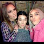 Jennifer Lopez y Kim Kardashian comparten tacos en una fiesta