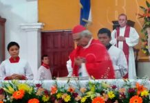 Cardenal Brenes confirmó a 51 jóvenes en Masaya