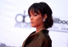 Rihanna sorprende con llamativo look en Festival de Coachella