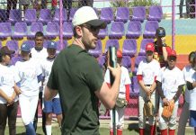 Big leaguers realizan clínicas de beisbol en Nicaragua