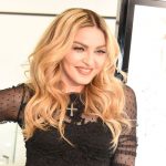 Madonna visita una favela en Río de Janeiro