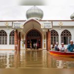 Dos muertos y 12.000 evacuados por las inundaciones en Malasia