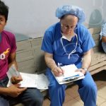 Ortopedistas de EEUU realizan operaciones de mano y codo