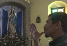 Mario Icaza y un canto con fervor a la Virgen