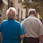 Infección de orina en ancianos: riesgos y causas orina, riñones, ancianos, salud,